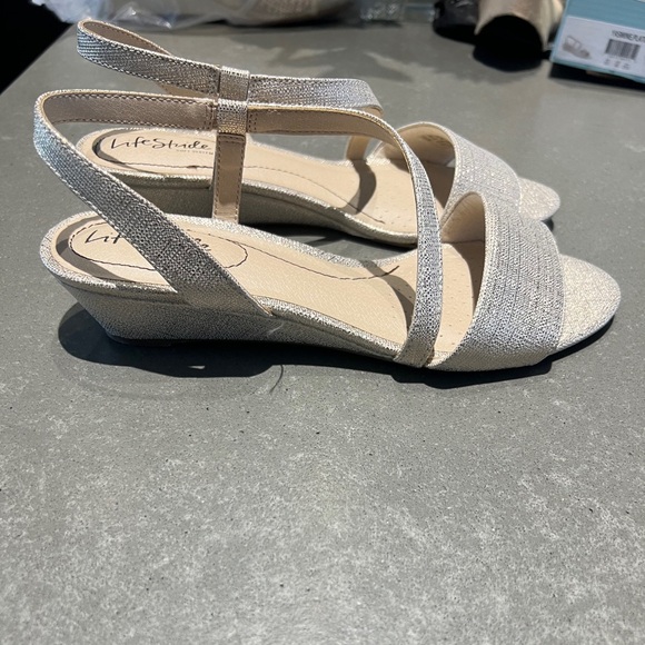 Sandals - Picture 2 of 3